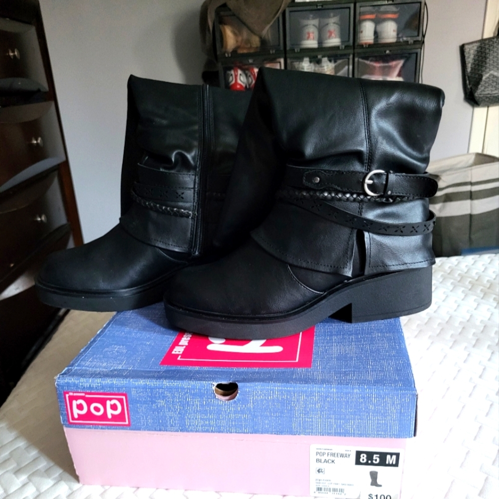 Pop Women's Black Ankle Boots